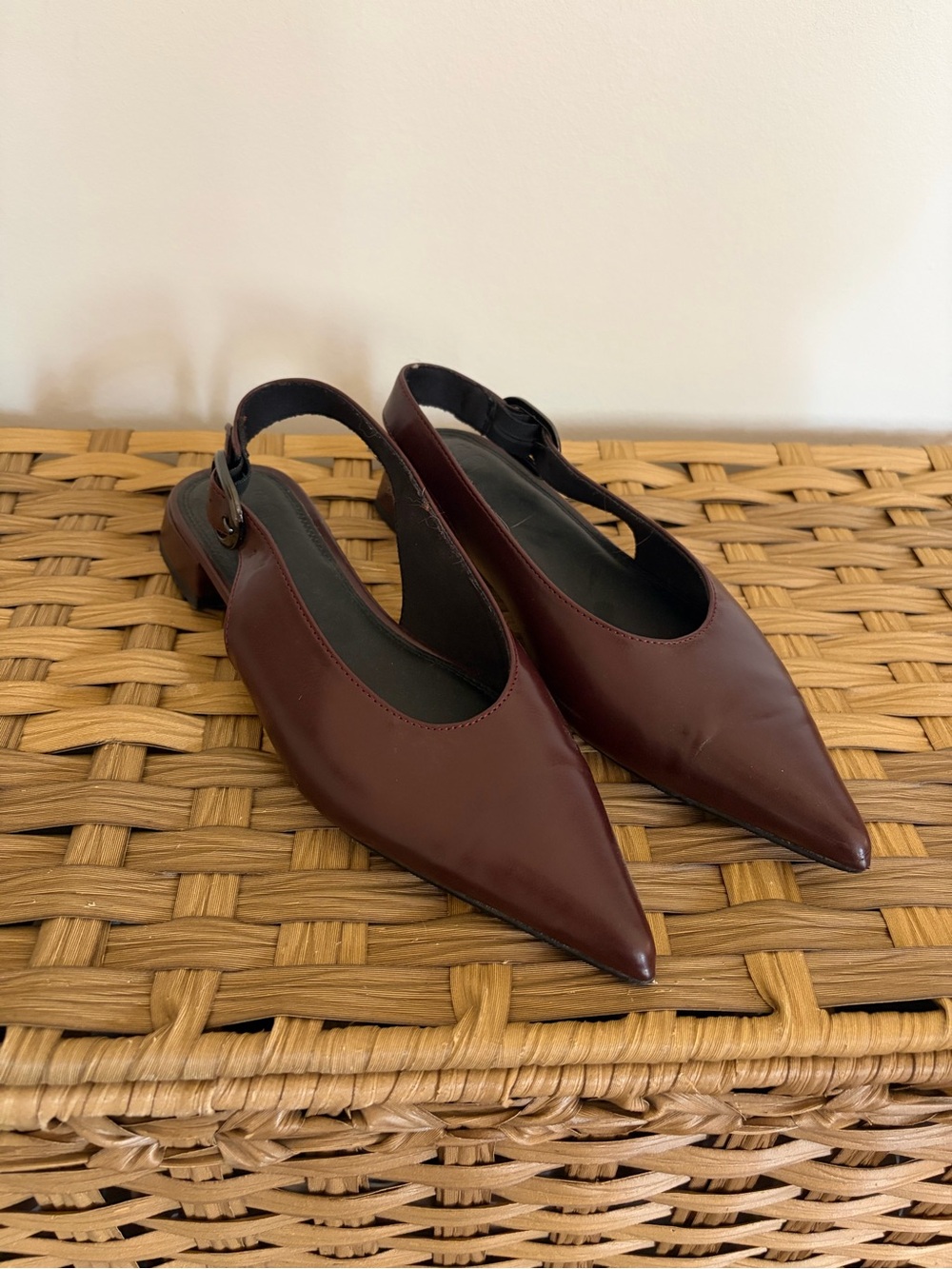 Pointed Toe Slingback Flats in Burgundy - Picture 2 of 4